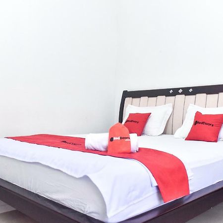 Reddoorz Near Sultan Hasanuddin Airport 2 Mandai Exterior foto