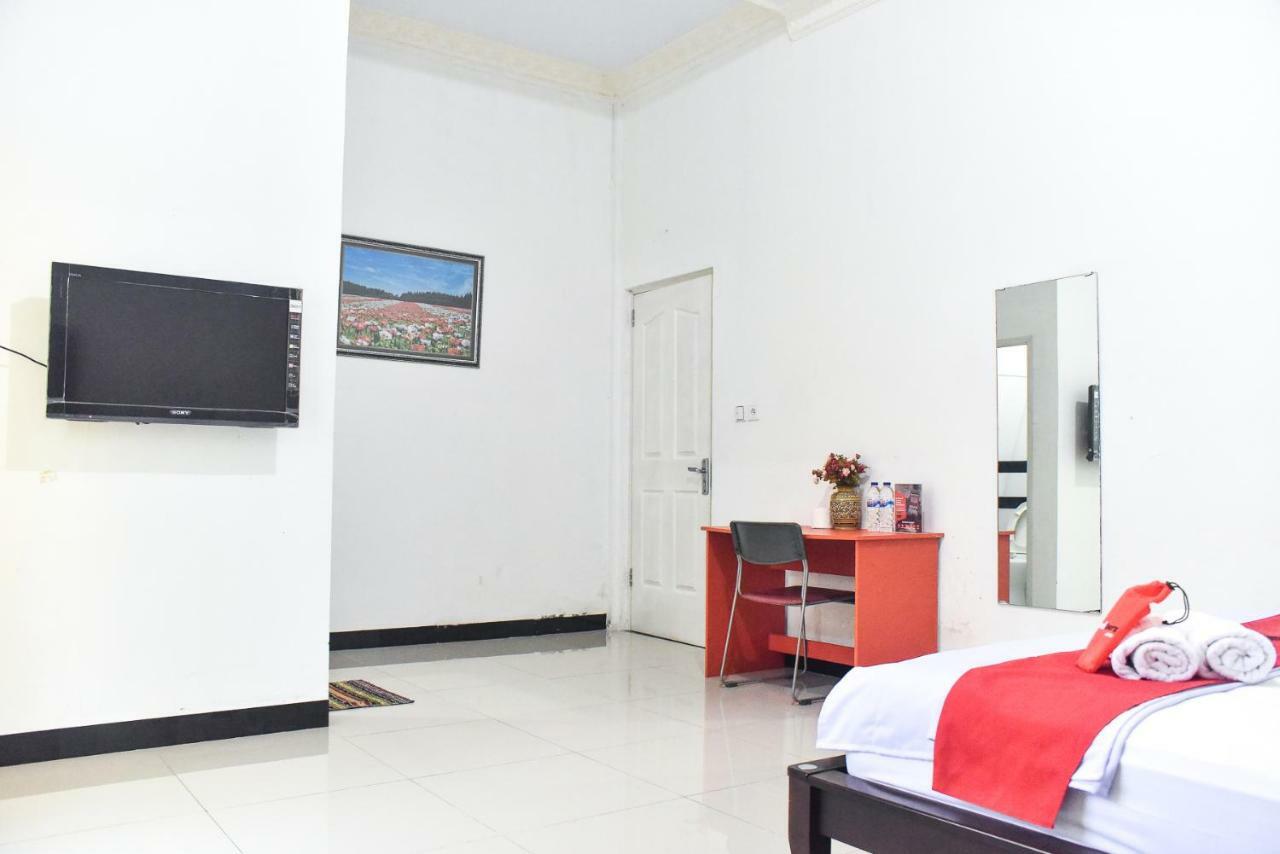 Reddoorz Near Sultan Hasanuddin Airport 2 Mandai Exterior foto