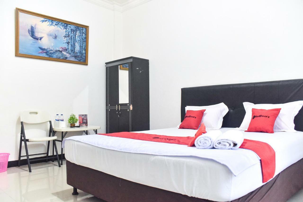Reddoorz Near Sultan Hasanuddin Airport 2 Mandai Exterior foto